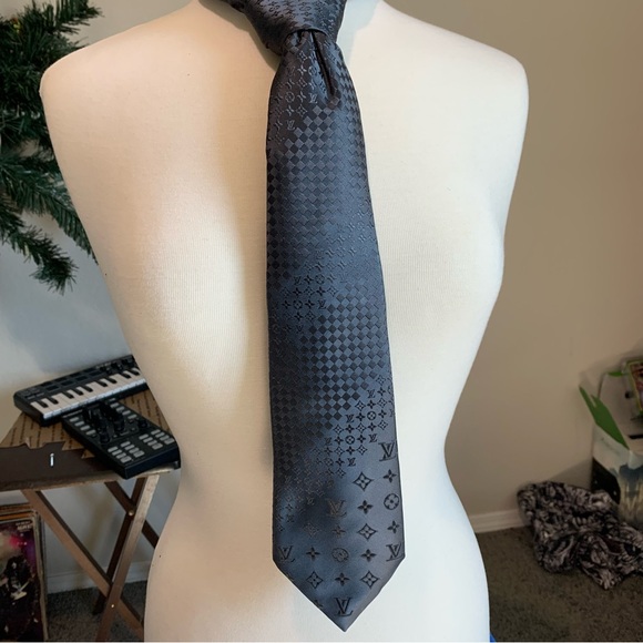 Louis Vuitton Tie - Picture 1 of 6